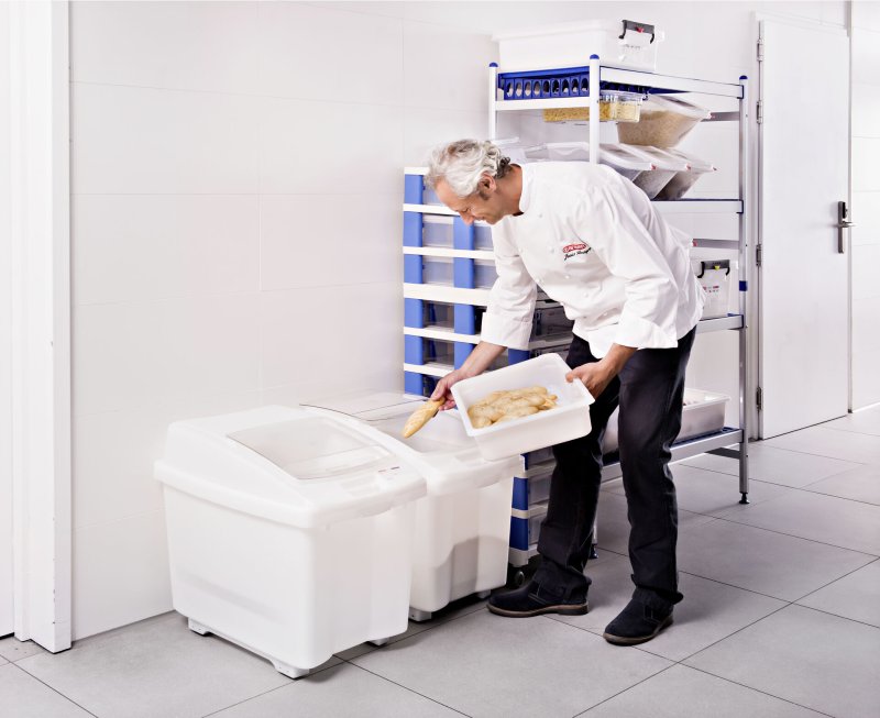 Behälter auf Rollen mit Schiebedeckel (4)