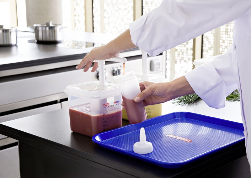 Saucendispenser GN 1/6 (1)