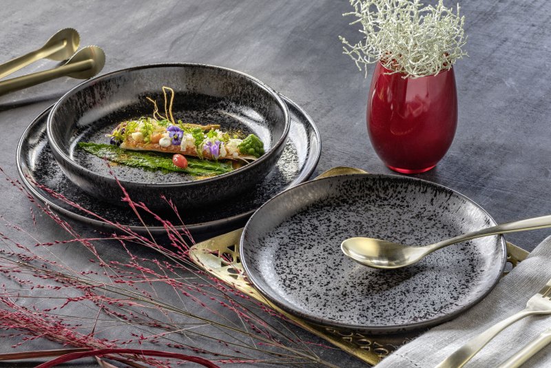 Porzellanserie „Ebony" Teller tief 24,5x23cm (5)